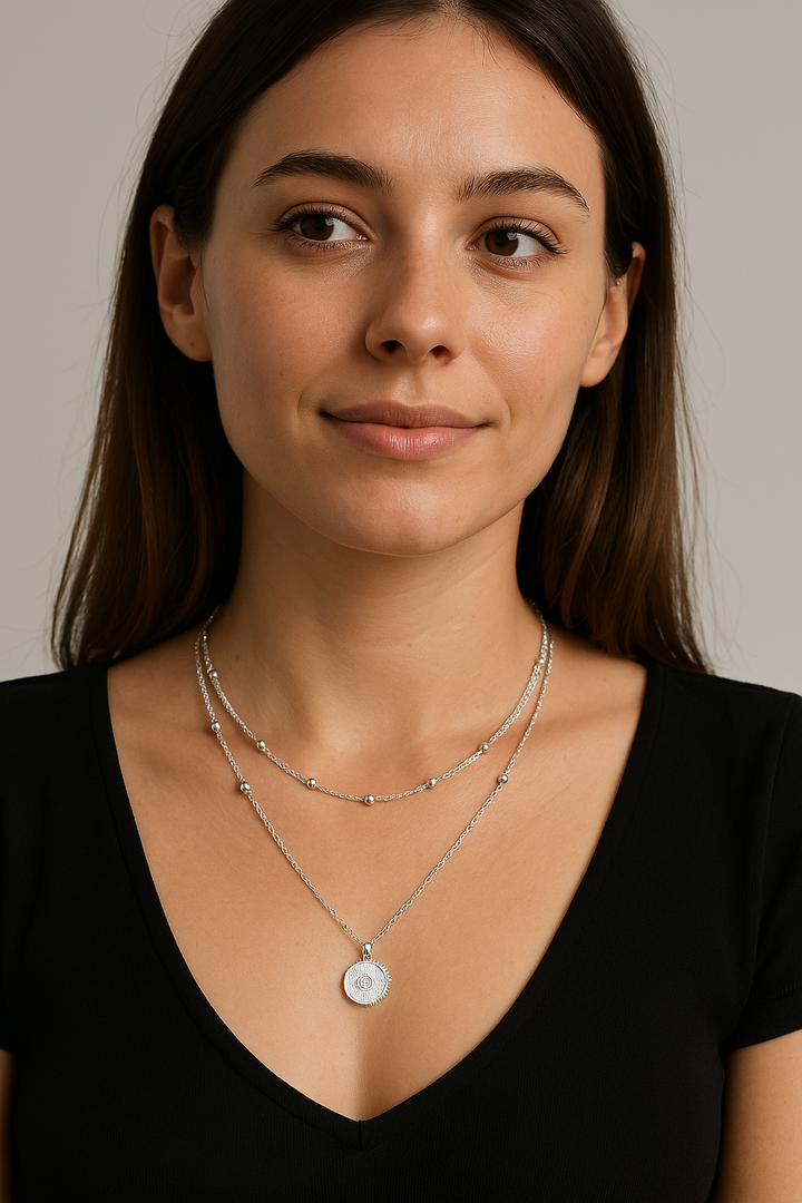 Elegant and delicate ivory necklace set