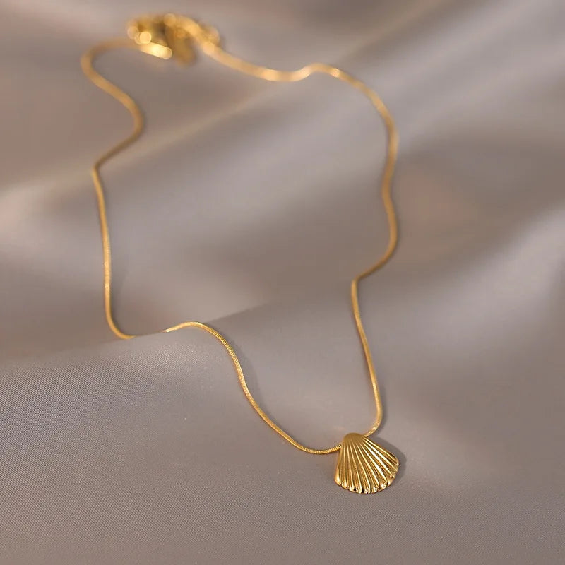 Amy necklace