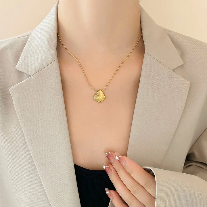 Amy necklace