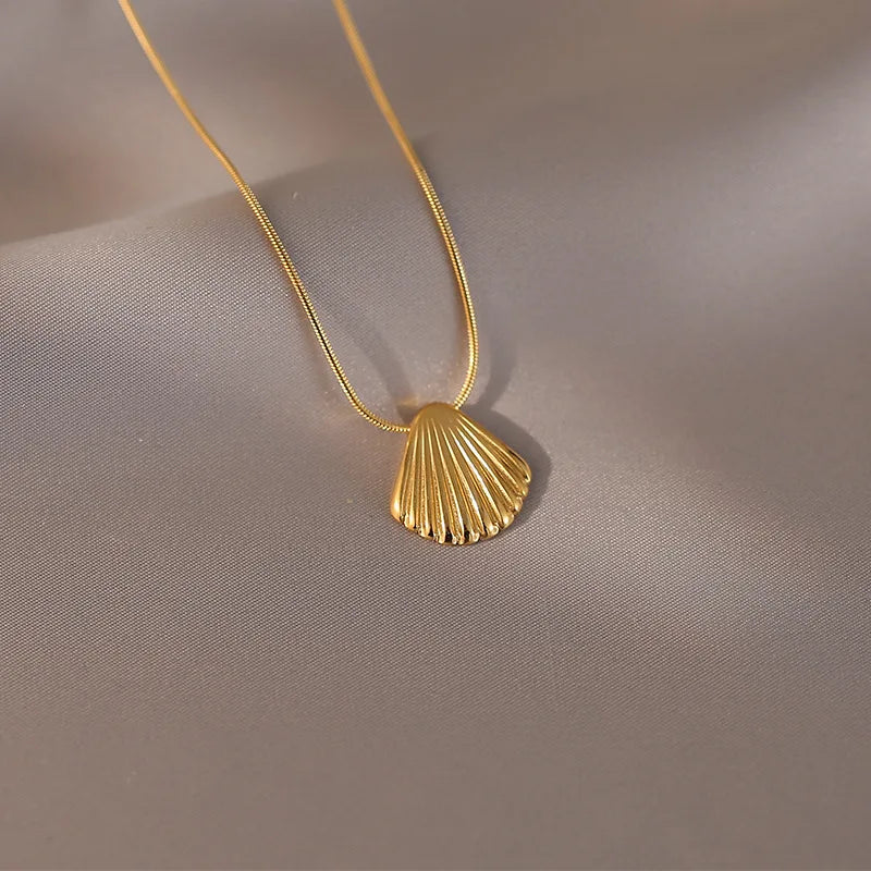 Amy necklace