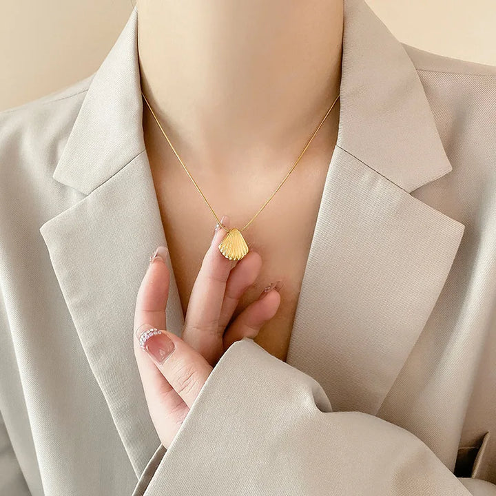 Amy necklace